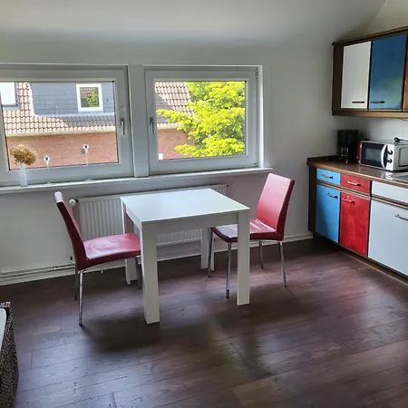 Terrassenwohnung - Zentral, Modern, Schnelles Internet, Anliegerparken Apartamento *
